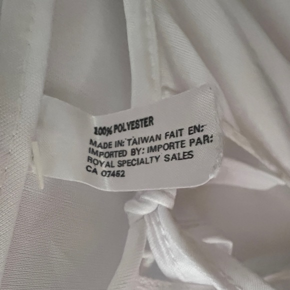 White Hooded Robe Costume - Picture 4 of 7